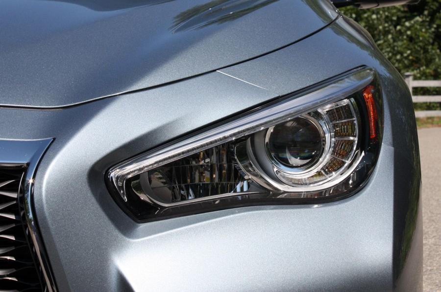  Infiniti Q50 2014 года  (фото 35 из 52)